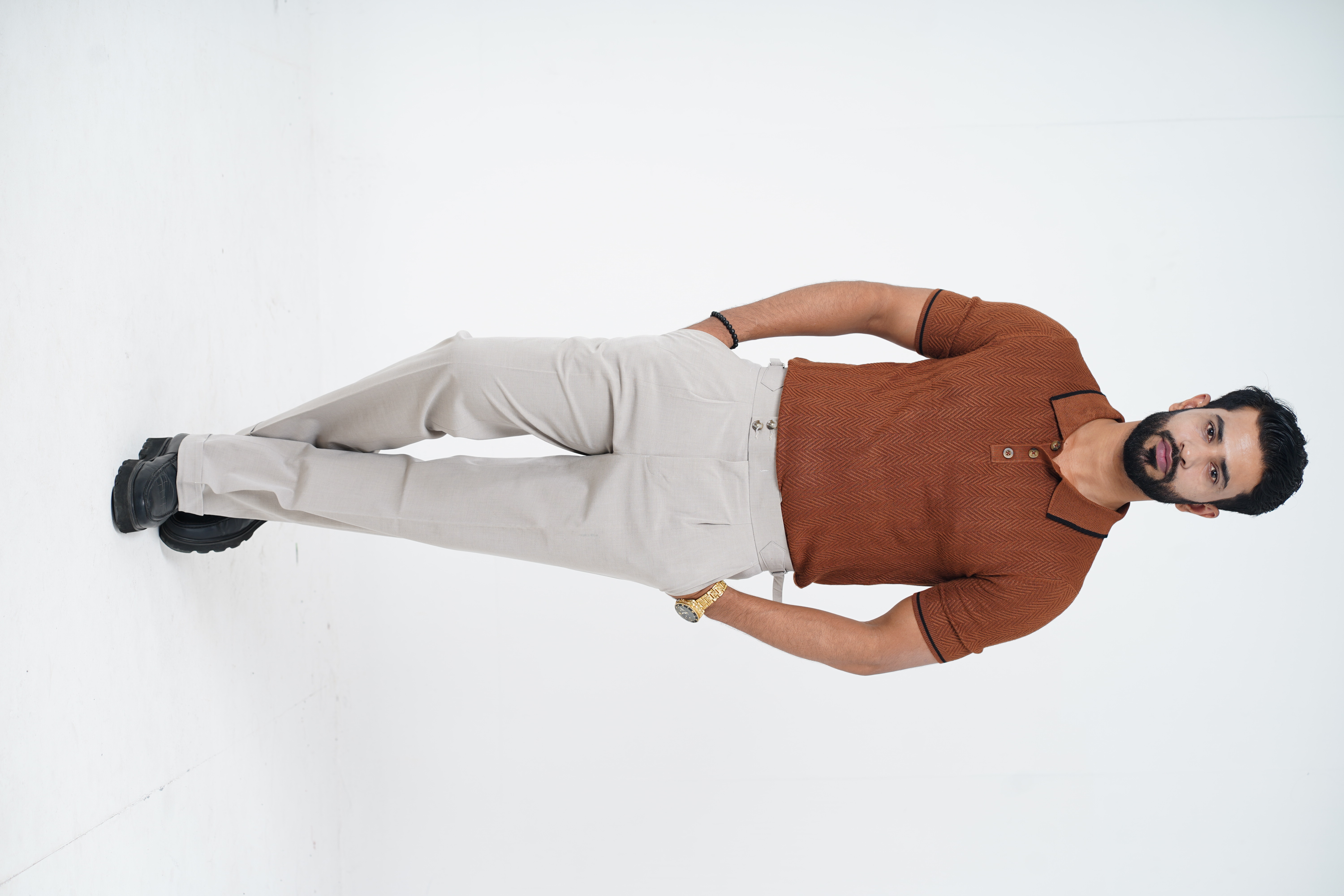 Herringbone pattern nutty brown knitted polo